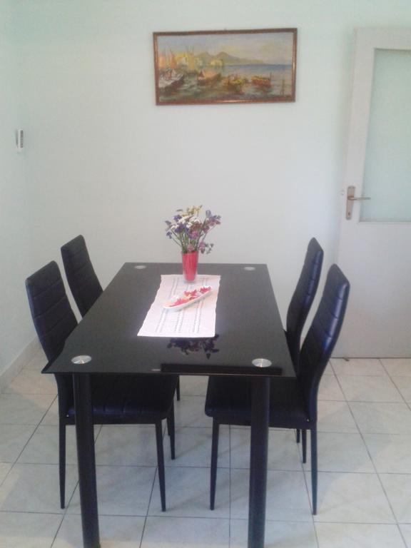 Apartments Angela Biograd Na Moru Luaran gambar