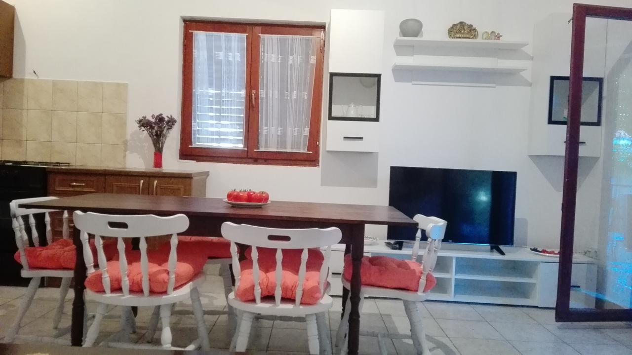 Apartments Angela Biograd Na Moru Luaran gambar